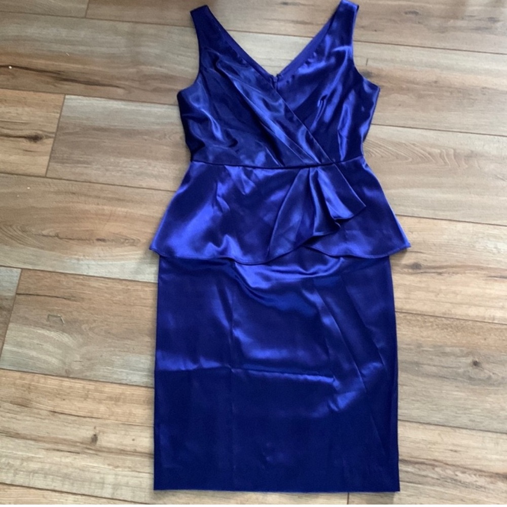 London Times sz 4 satiny dress euc